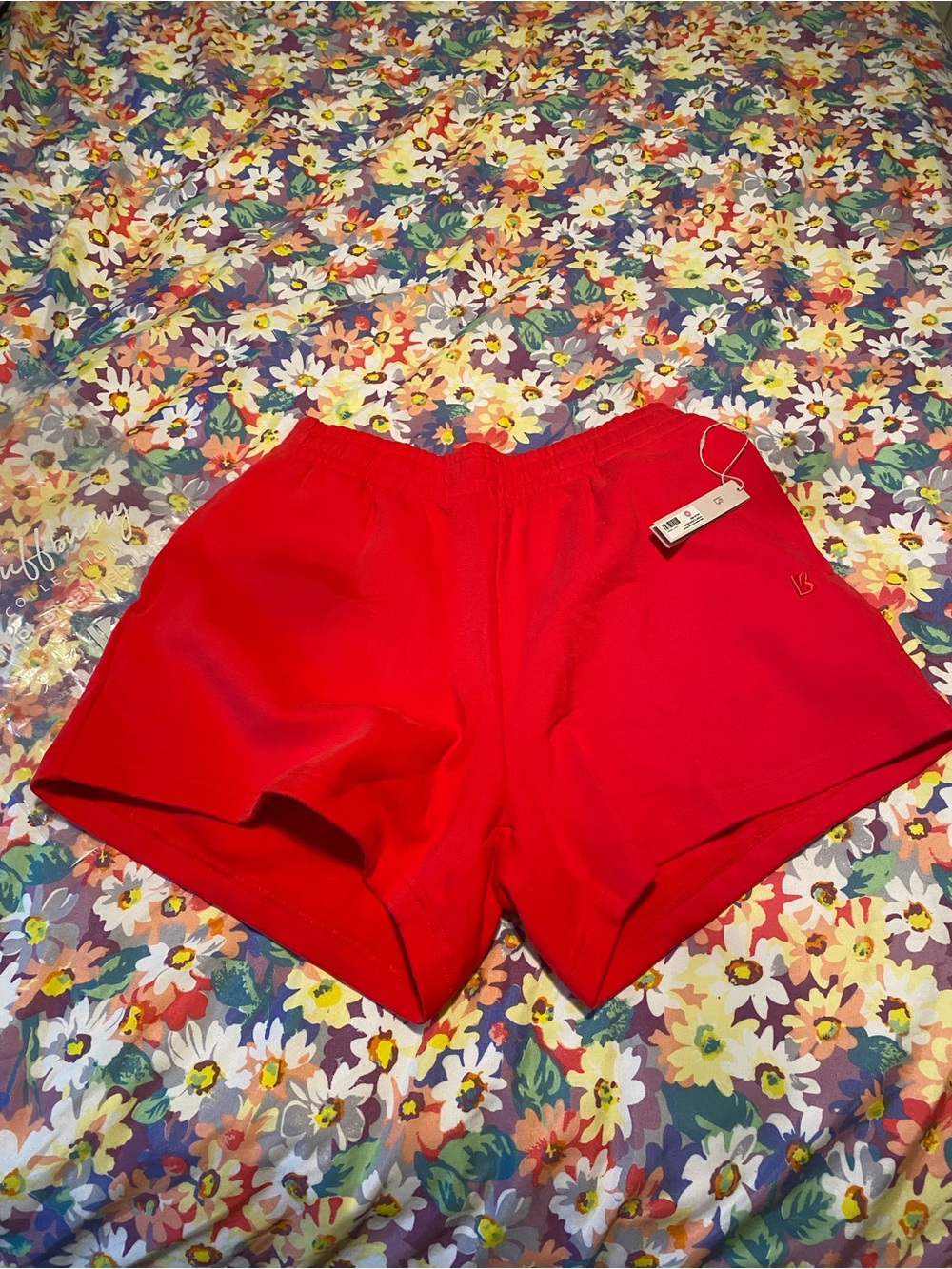 🆕 Salsa Red cloud shorts